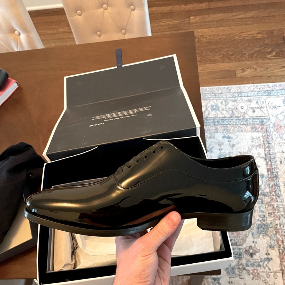 Suitsupply size 8.5 patent leather men’s dress shoes